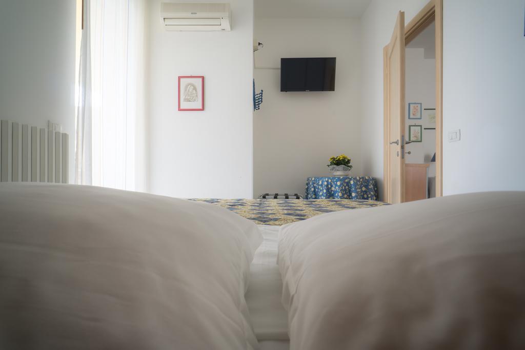 Hotel Residence Il Conero 2 นูมานา ภายนอก รูปภาพ