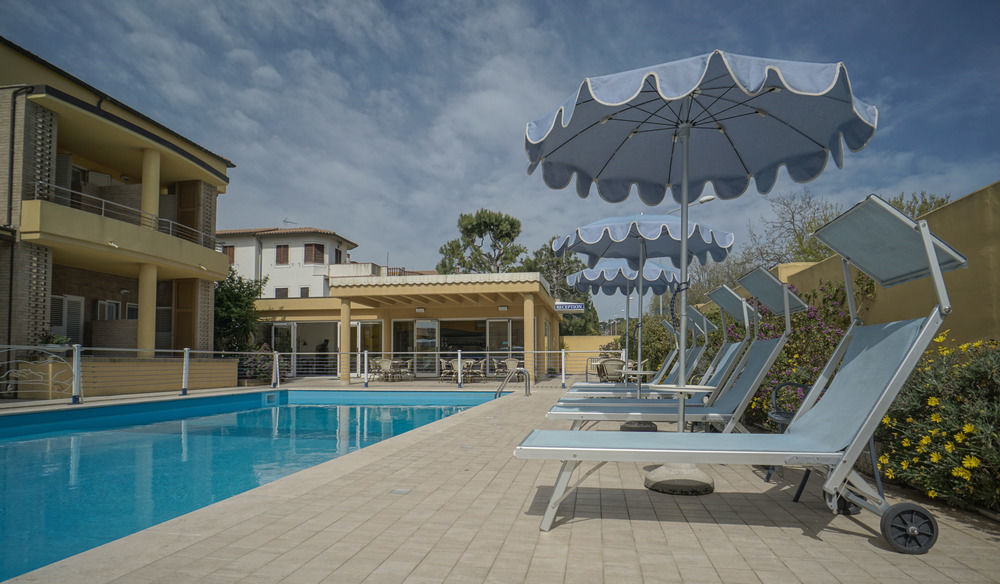 Hotel Residence Il Conero 2 นูมานา ภายนอก รูปภาพ