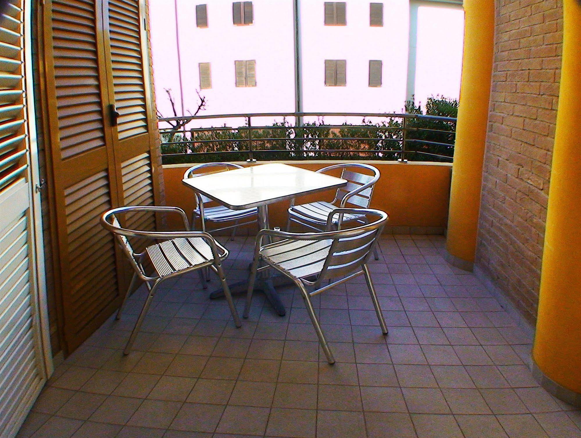 Hotel Residence Il Conero 2 นูมานา ภายนอก รูปภาพ