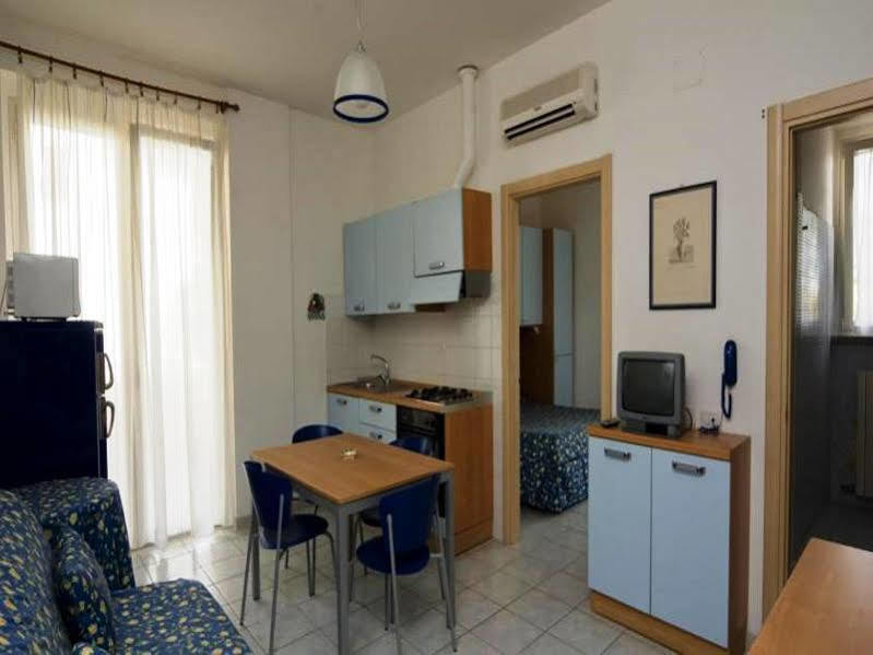 Hotel Residence Il Conero 2 นูมานา ภายนอก รูปภาพ