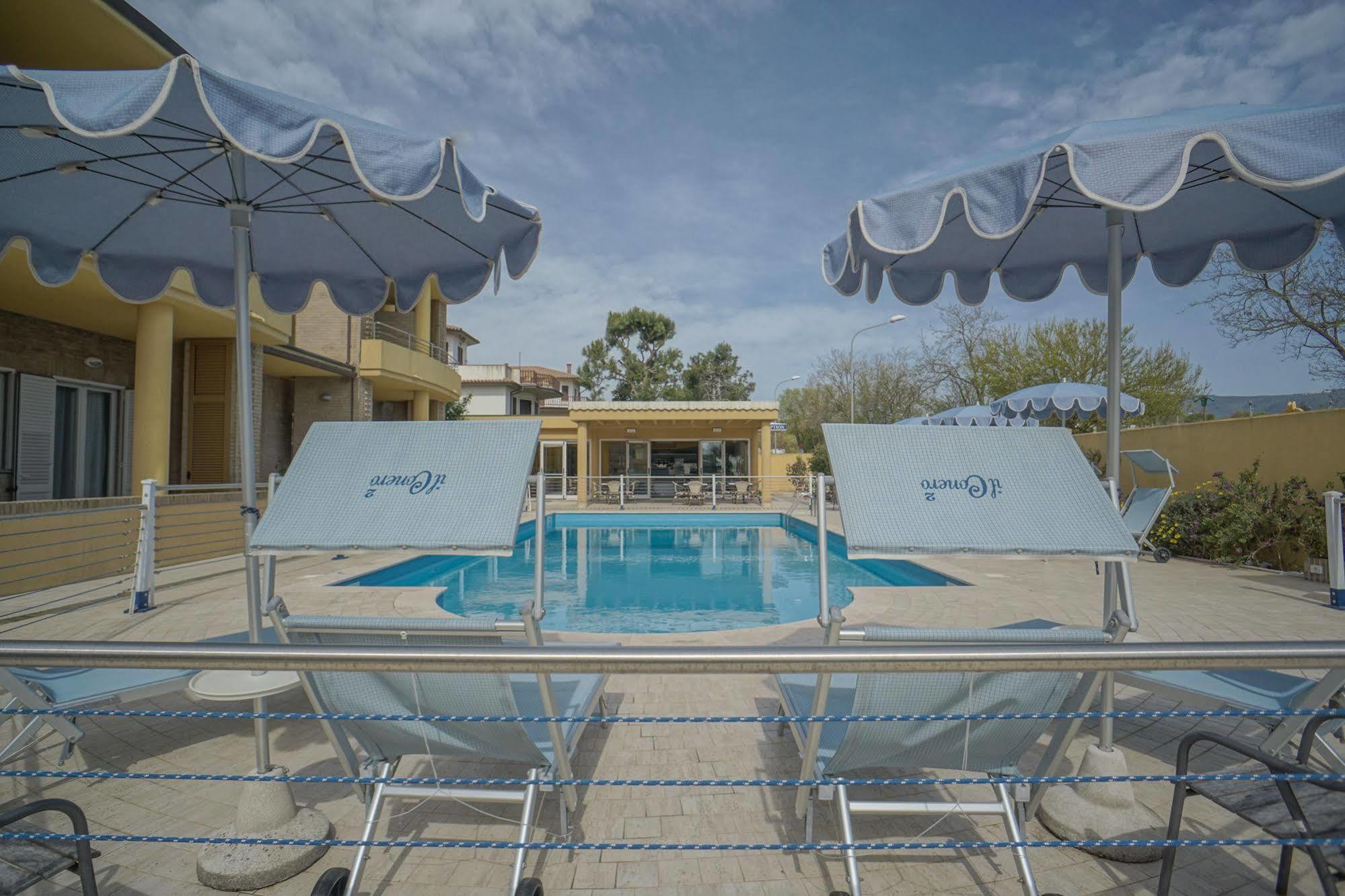 Hotel Residence Il Conero 2 นูมานา ภายนอก รูปภาพ